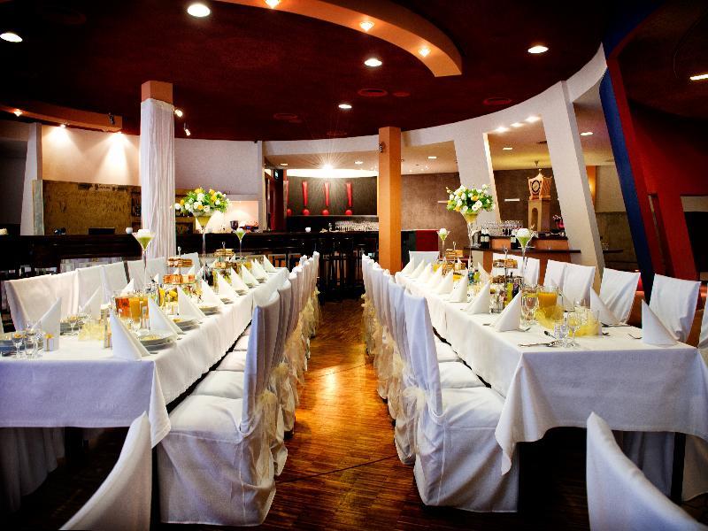 Hotel Aspel クラクフ エクステリア 写真