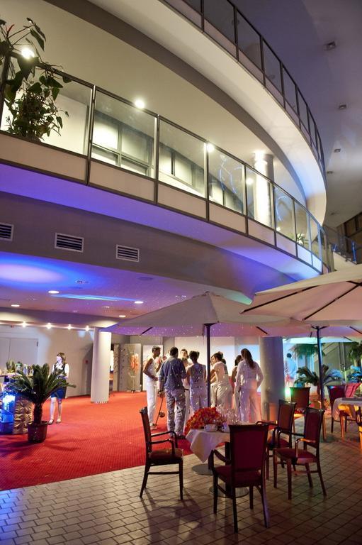 Hotel Aspel クラクフ エクステリア 写真